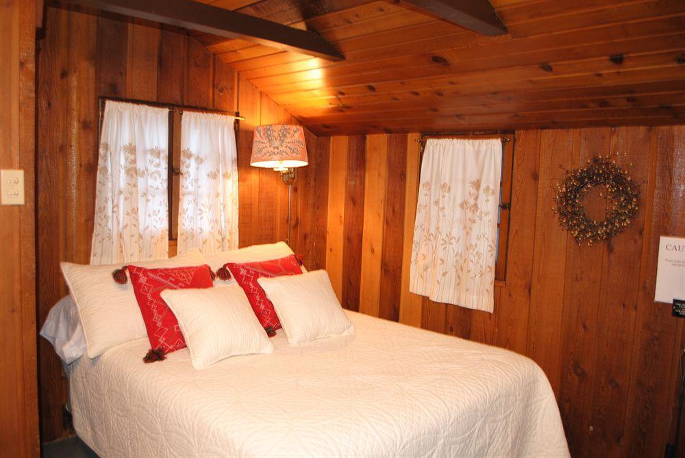 Rundle Chalets แคนมอร์ ภายนอก รูปภาพ