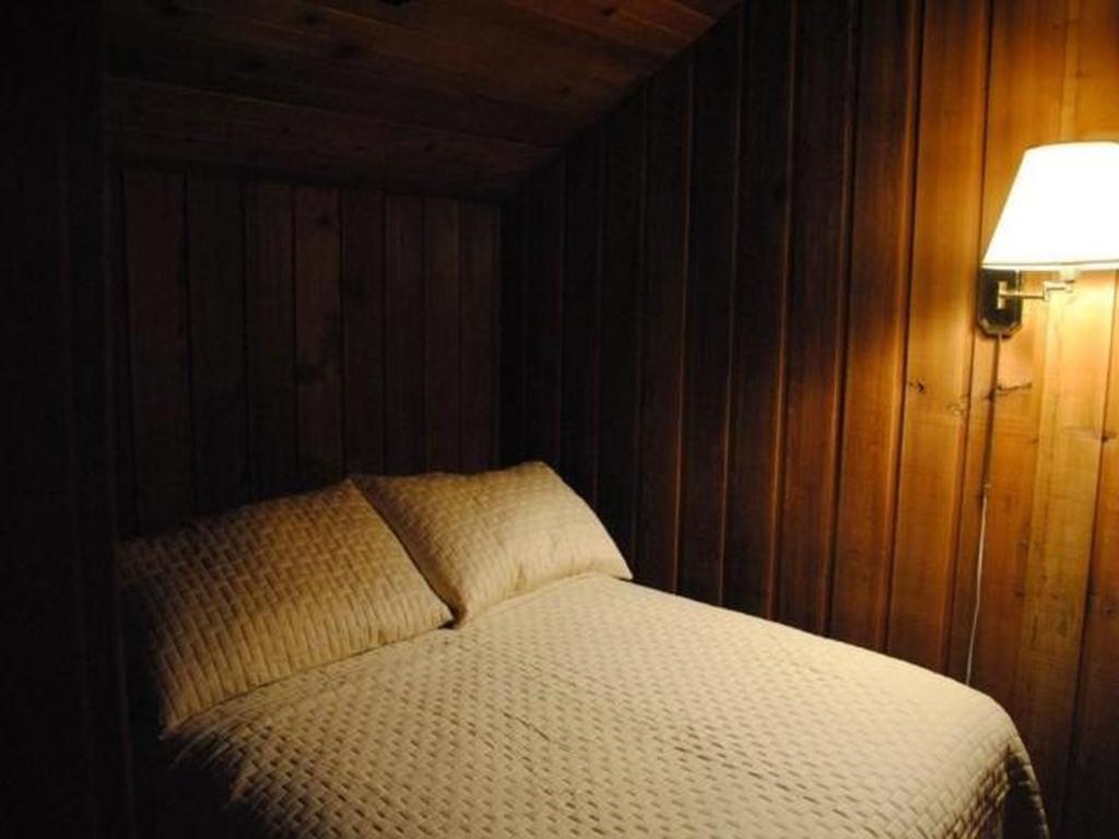 Rundle Chalets แคนมอร์ ภายนอก รูปภาพ