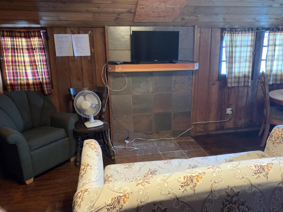 Rundle Chalets แคนมอร์ ภายนอก รูปภาพ